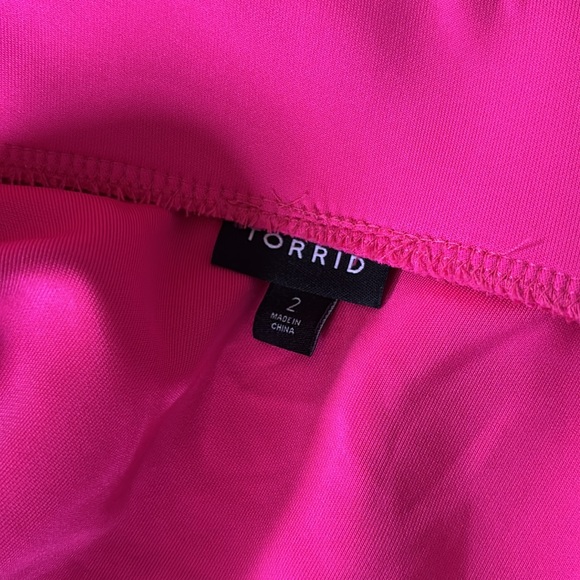 Hot Pink Torrid Scuba Skirt NWOT - Picture 3 of 5